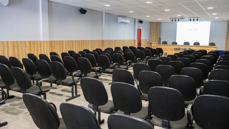 Auditório - Raquel de Queiroz